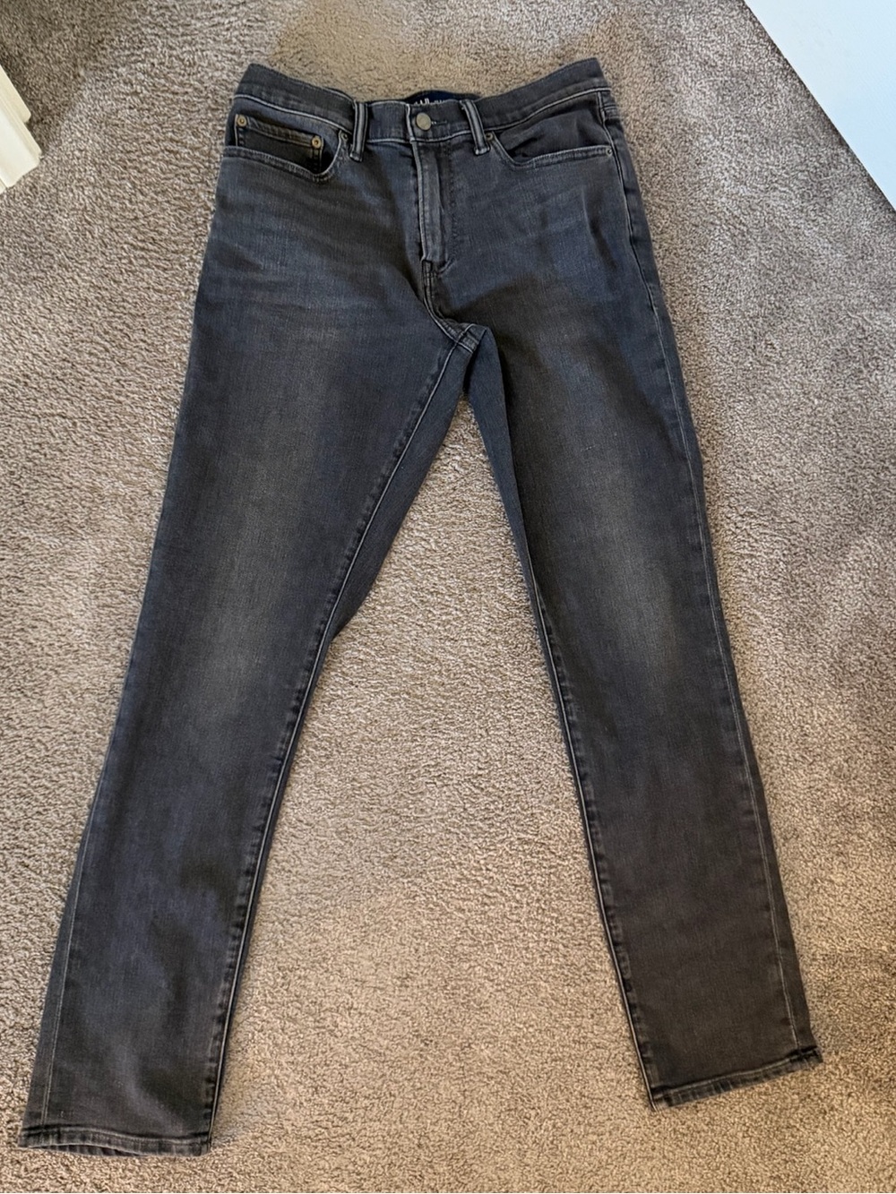 GAP Men’s Slim Fit Soft Wear Denim Jeans - Charcoal / Washed Black - 32x32